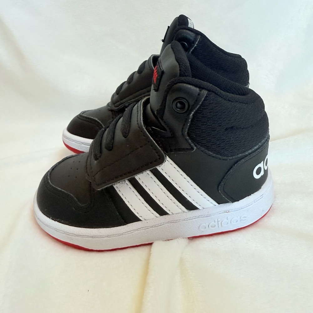 Adidas original Hoops MID 2.01 FY9291 Baby size 6